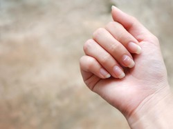 Mengapa Kuku Tangan Lebih Cepat Tumbuh Dibandingkan Kuku Kaki?