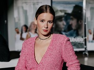 Artis Asal Rusia Ini Minta Maaf ke Ukraina Atas Invasi Negaranya Artis Asal Rusia Ini Minta Maaf ke Ukraina Atas Invasi Negaranya