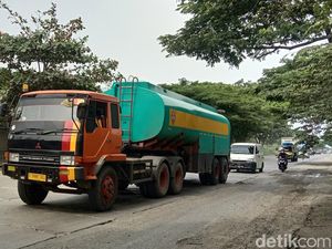 Jalur Pantura Pati-Rembang Rusak, Kapan Diperbaiki?