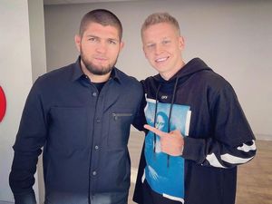 Di Antara Oleksandr Zinchenko, Khabib Nurmagomedov, dan Vladimir Putin