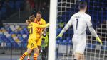 Lihat Lagi Aksi Barcelona Bungkam Napoli 4-2 di Liga Europa
