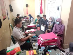 Aksi Tipu-tipu Wanita di Soppeng Jadi Bandar Arisan Bodong-Gelapkan 600 Juta Aksi Tipu-tipu Wanita di Soppeng Jadi Bandar Arisan Bodong-Gelapkan 600 Juta