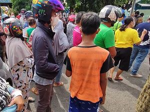 Penampakan Antrean Warga Parepare Serbu Minyak Goreng