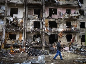 Militer Rusia Hancurkan Permukiman Warga di Kiev Militer Rusia Hancurkan Permukiman Warga di Kiev