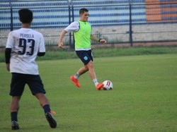 2 Penggawa Lini Tengah Persela Absen Saat Lawan Persib