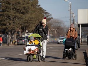 Rusia Dikenai Visa oleh Ukraina Mulai Hari Ini