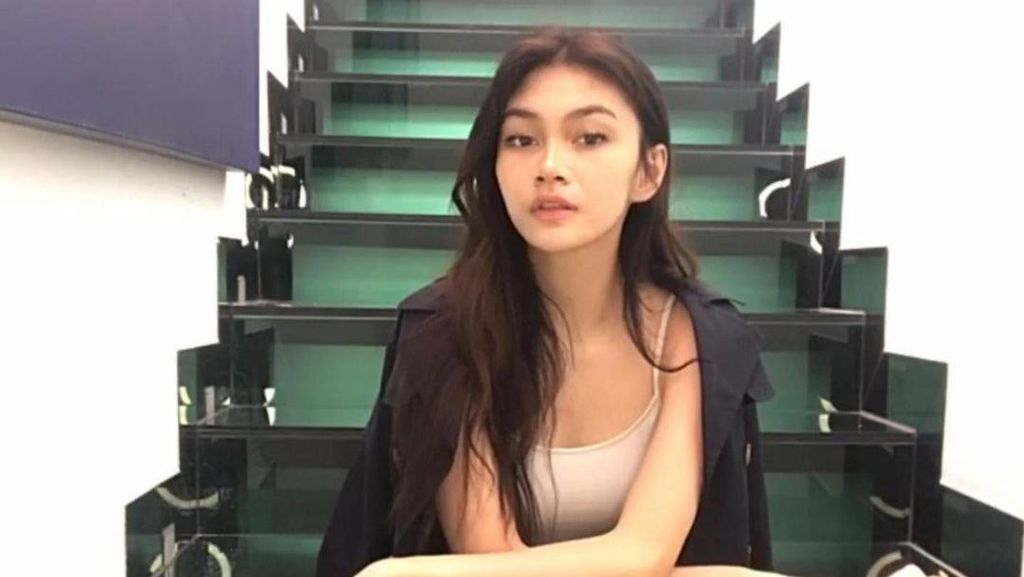 Cantiknya Sasikirana, Anak Anjasmara-Dian Nitami yang Beranjak Dewasa Cantiknya Sasikirana, Anak Anjasmara-Dian Nitami yang Beranjak Dewasa