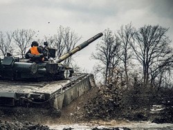 Sejauh Mana Ukraina Bisa Bertahan Hadapi Serangan Rusia?