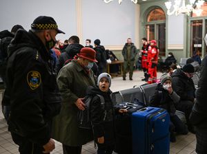 115 Ribu Orang Ukraina Mengungsi ke Polandia Sejak Invasi Rusia