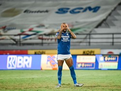 Gol Dedik Setiawan BIkin Persib Tertinggal di Babak Pertama