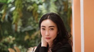 10 Potret Susana Rahardjo, Ibunda Livy Renata saat Nongkrong di Kafe