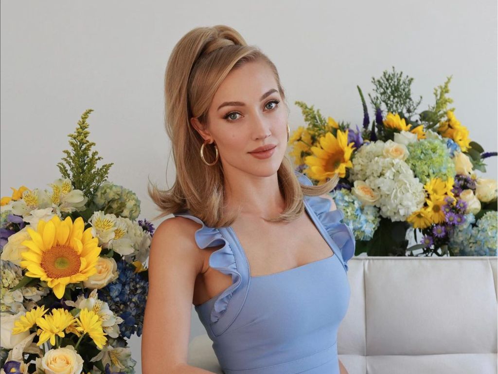 7 Foto Terbaru Menantu Bule Bambang Tri, Varsha, Cantik Bak Barbie Hidup 7 Foto Terbaru Menantu Bule Bambang Tri, Varsha, Cantik Bak Barbie Hidup