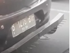 Jangan Ditiru... Ayla Pakai Bumper Berduri, Simak Ancaman Sanksinya