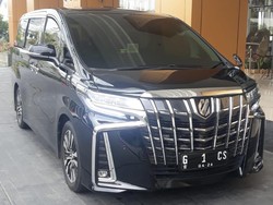 Melihat Deretan Mobil Kece Berpelat Cantik Milik Sultan Siwalan Pekalongan