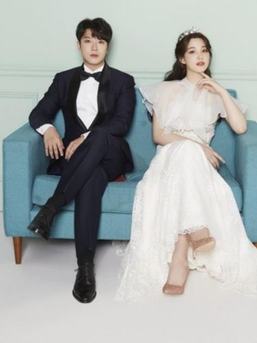 Foto pernikahan Choi Min Hwan dan Yulhee