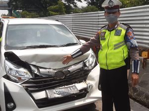 Mobil Tabrak Truk di Tol Sidoarjo, Kecelakaan Sempat Bikin Macet