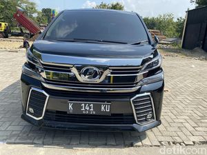 Pelat Nomor KIAIKU Milik Gus Mus dan Kisah di Baliknya Pelat Nomor KIAIKU Milik Gus Mus dan Kisah di Baliknya
