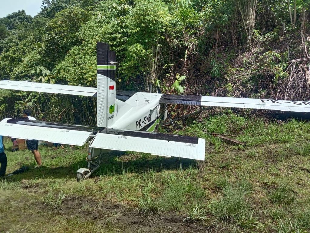 Penyebab Pesawat Pilatus Tergelincir di Papua: Cuaca-Landasan Tak Rata Penyebab Pesawat Pilatus Tergelincir di Papua: Cuaca-Landasan Tak Rata