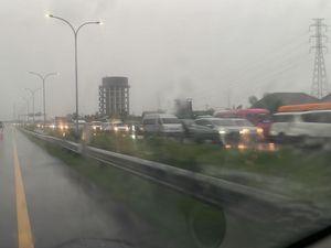 Macet 2 Km di Gerbang Tol Gempol-Japanan