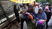 Kepanikan Warga Sumbar Cari Tempat Berlindung Usai Diguncang Gempa