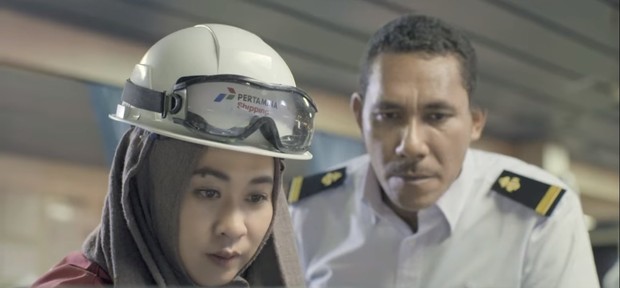 Kapten nahkoda perempuan pertama di Indonesia yang membawa kapal tanker