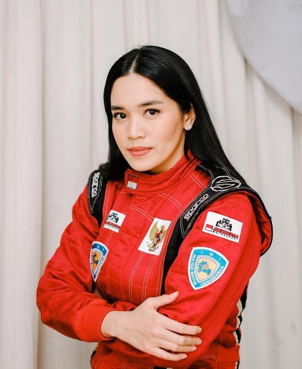 Berprofesi sebagai pembalap perempuan tidak menyurutkan semangat Alexandra Asmasoebrata untuk memperoleh kemenangan