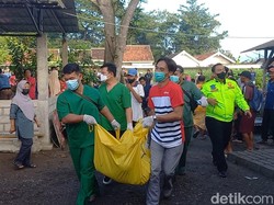 Warga Sebut Dua Penumpang Terlempar Keluar Saat Bus Tertabrak Kereta Api