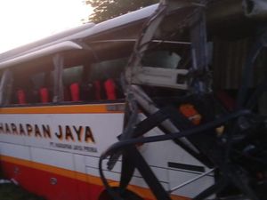 Bus Tertabrak KA Tewaskan 4 Orang, Daop 7 Madiun Soroti Perlintasan Sebidang