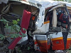 Bus yang Tertabrak KA dan Tewaskan 5 Orang Angkut 41 Penumpang