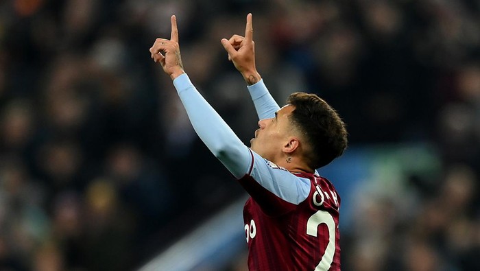 BIRMINGHAM, ENGLAND - JANUARY 15: Philippe Coutinho of Aston Villa celebrates after scoring their sides second goal during the Premier League match between Aston Villa and Manchester United at Villa Park on January 15, 2022 in Birmingham, England. (Photo by Clive Mason/Getty Images)