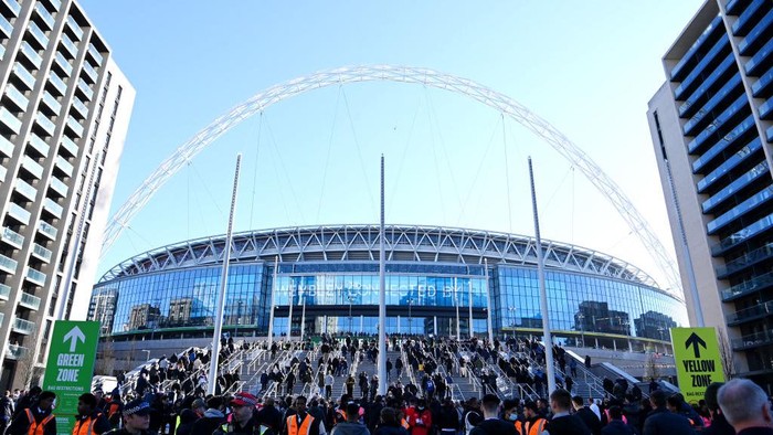 LONDON, ENGLAND - FEBRUARY 27: General view outside the stadium as fans arrive at the stadium prior to the Carabao Cup Final match between Chelsea and Liverpool at Wembley Stadium on February 27, 2022 in London, England. (Photo by Shaun Botterill/Getty Images)
