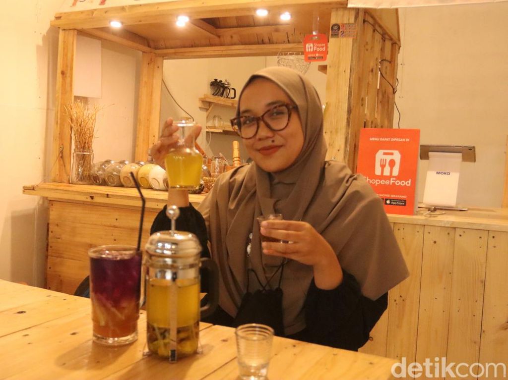 Mantap! Ibu Muda di Bandung Ini Raup Cuan dari Jualan Minuman Rempah