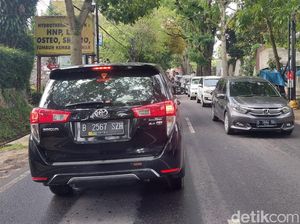 Diserbu Wisatawan, Lalin di Jalan Raya Lembang-Setiabudi Padat Diserbu Wisatawan, Lalin di Jalan Raya Lembang-Setiabudi Padat