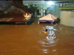 Banjir Rendam Kampung Aur Medan, Ketinggian Air Capai 2 Meter