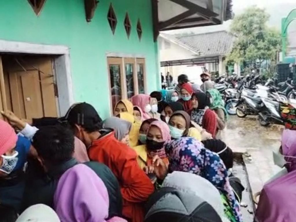 Diancam Dicoret, Penerima BPNT di Cianjur Dipaksa Belanja di e-Warong