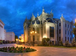 Suasana Malam di Ukraina, Suara Sirene Meraung-raung Menakutkan