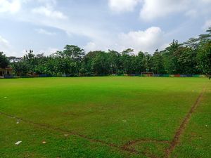 Lapangan Bola Rasa Eropa yang Jadi Markas MU di Kuningan Lapangan Bola Rasa Eropa yang Jadi Markas MU di Kuningan