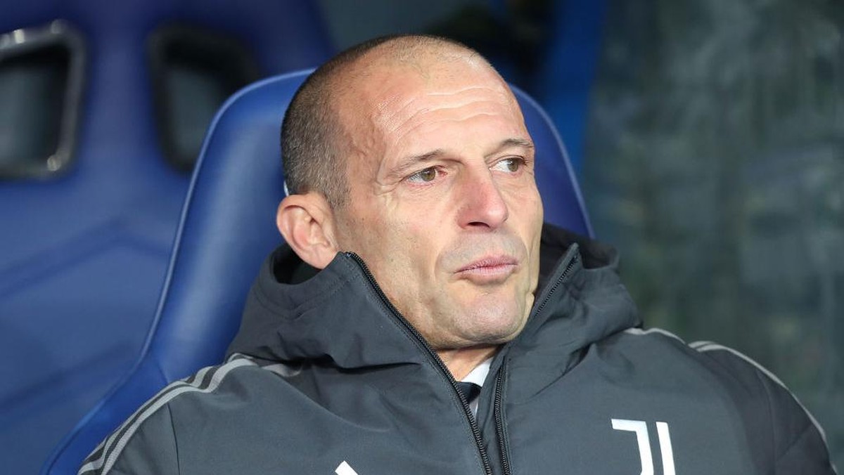 Massimiliano Allegri mendapatkan banyak kritik. (Foto: Getty Images/Gabriele Maltinti)