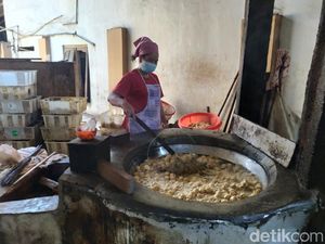 Kedelai Meroket, Keripik Tahu Magelang Terpaksa Liburkan Pekerja Kedelai Meroket, Keripik Tahu Magelang Terpaksa Liburkan Pekerja