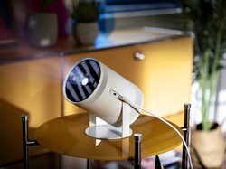 Proyektor Portable Samsung The Freestyle Dirilis di Indonesia, Harganya?