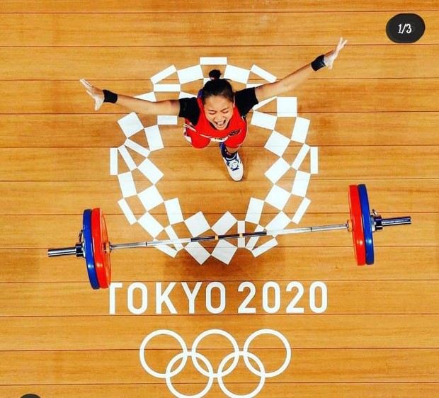 Atlet angkat besi perempuan yang membawa harum nama Indonesia dalam cabang olahraga angkat besi