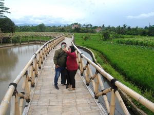 Satu Lagi Wisata Kuliner Tepi Sawah di Bogor
