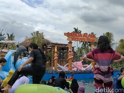 Menjajal Kolam Arus Berombak Air Panas, Wahana Baru di Cipanas Garut!