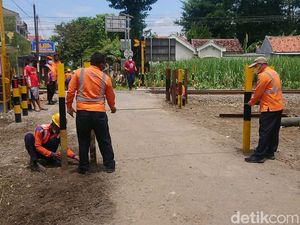 Pasca-kecelakaan Bus Tertabrak Kereta Api, PT KAI Persempit Jalur Perlintasan