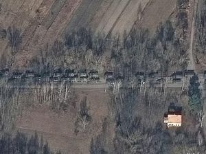 Penampakan Ukraina Hancurkan Konvoi Rusia Pakai Drone