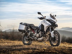 Sentuhan Baru Motor Terlaris Ducati, Punya Radar hingga Bisa Ceper Otomatis