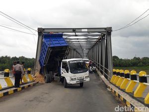 Jembatan Glendeng Akan Didongkrak Setelah TPT dan Tiang Penyangga Dibenahi