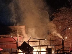 Toko Kayu di Karawang Ludes Terbakar saat Ditinggal Mancing