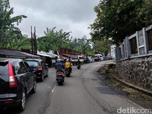 Hari Terakhir Long Weekend, Jalur Wisata Lembang Juga Ramai