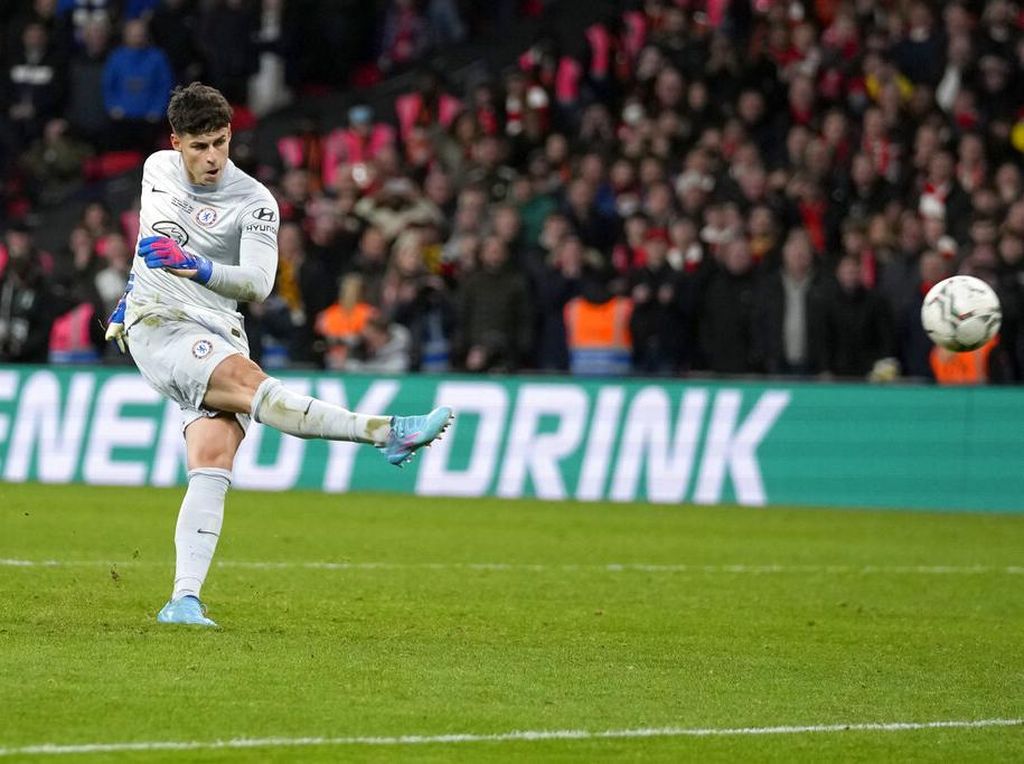 Apa Iya Hakim Garis Ngetawain Penalti Kepa? Apa Iya Hakim Garis Ngetawain Penalti Kepa?